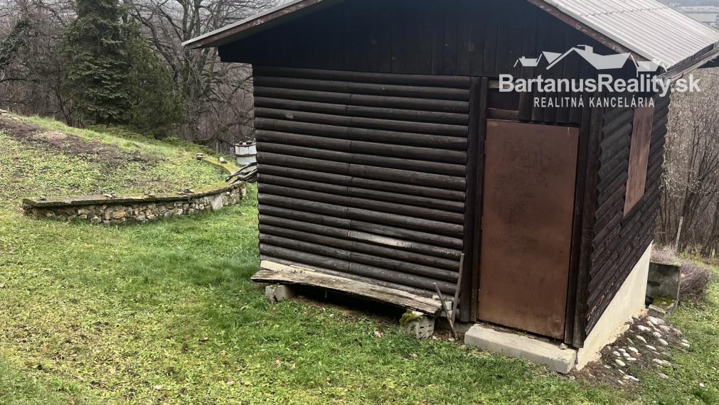 BartanusReality - Na predaj záhradná chatka so záhradou 1152 m2 a 386 m2 pri obci Kostolná - Záriečie 5km od Trenčína.