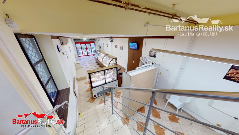 BartanusReality - Na predaj lukratívna komerčná budova vhodná pre investičný zámer, priamo v centre Trenčína, ulica Hviezdoslavova 10.