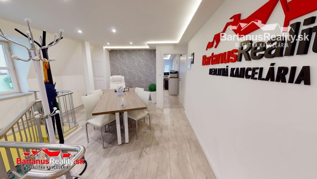 BartanusReality - Na predaj lukratívna komerčná budova vhodná pre investičný zámer, priamo v centre Trenčína, ulica Hviezdoslavova 10.