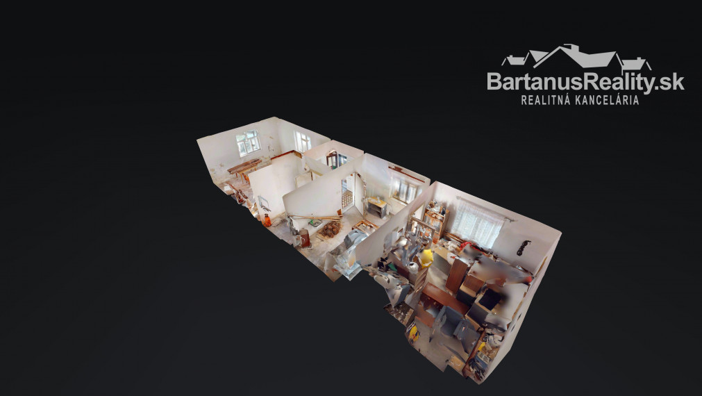 BartanusReality - Na predaj starší rodinný dom s veľkým pozemkom v obci Trenčianske Mitice - Zemianske Mitice.