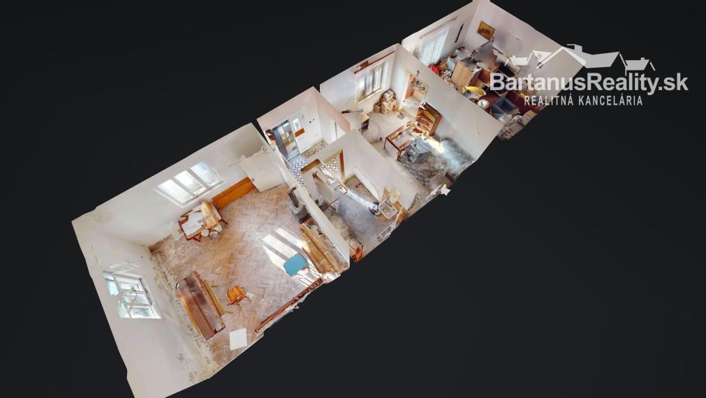 BartanusReality - Na predaj starší rodinný dom s veľkým pozemkom v obci Trenčianske Mitice - Zemianske Mitice.