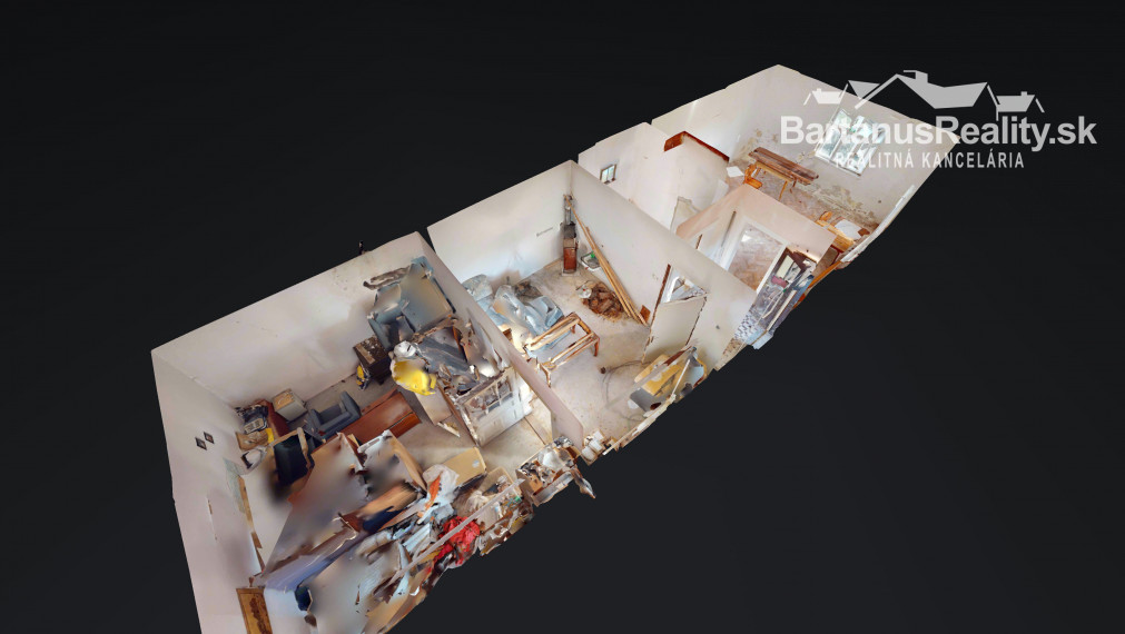 BartanusReality - Na predaj starší rodinný dom s veľkým pozemkom v obci Trenčianske Mitice - Zemianske Mitice.