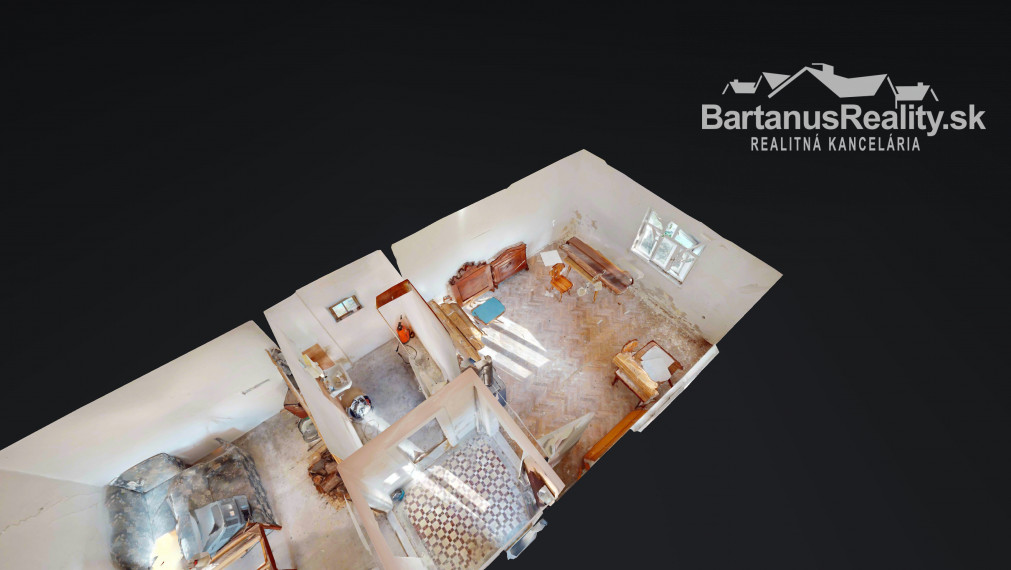 BartanusReality - Na predaj starší rodinný dom s veľkým pozemkom v obci Trenčianske Mitice - Zemianske Mitice.