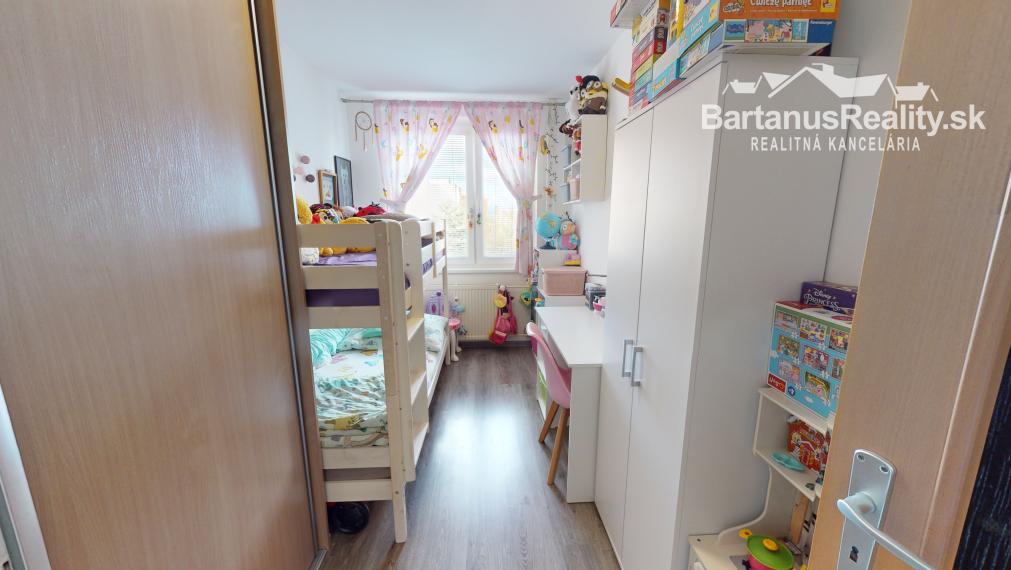 BartanusReality - REZERVOVANÉ Na predaj kompletne zrekonštruovaný, 2 izbový byt v Trenčíne, Juh, K. Šmidkeho.