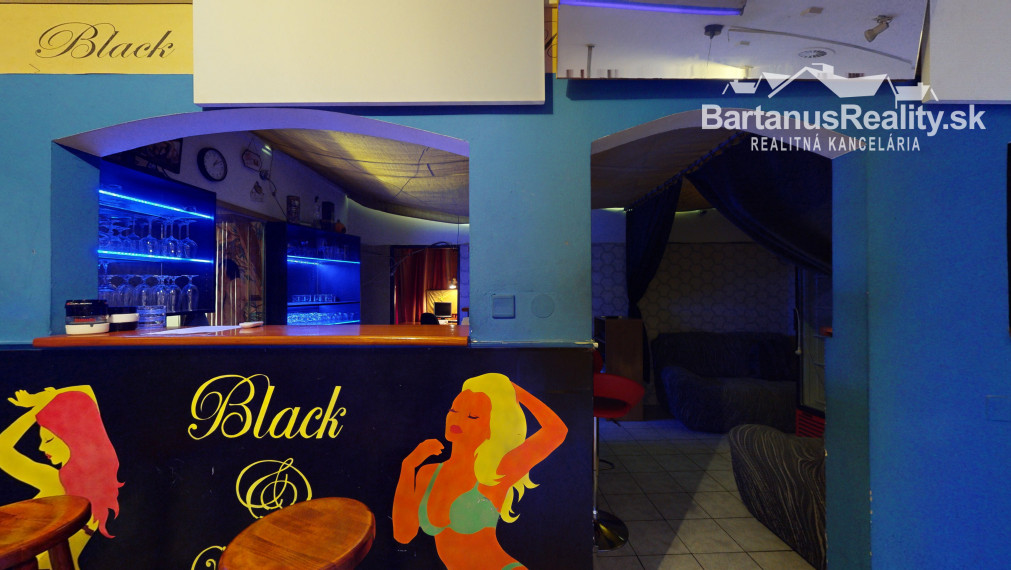 Na prenájom kompletne zariadený nočný bar, bývalý striptízový podnik Black & White, v centre Trenčína