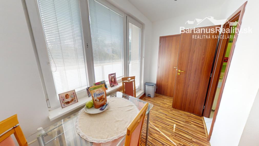 BartanusReality - !!!!! REZERVOVANÝ !!!!! kompletne zrekonštruovaný 2 izbový byt v Dubnici nad Váhom, Centrum I.