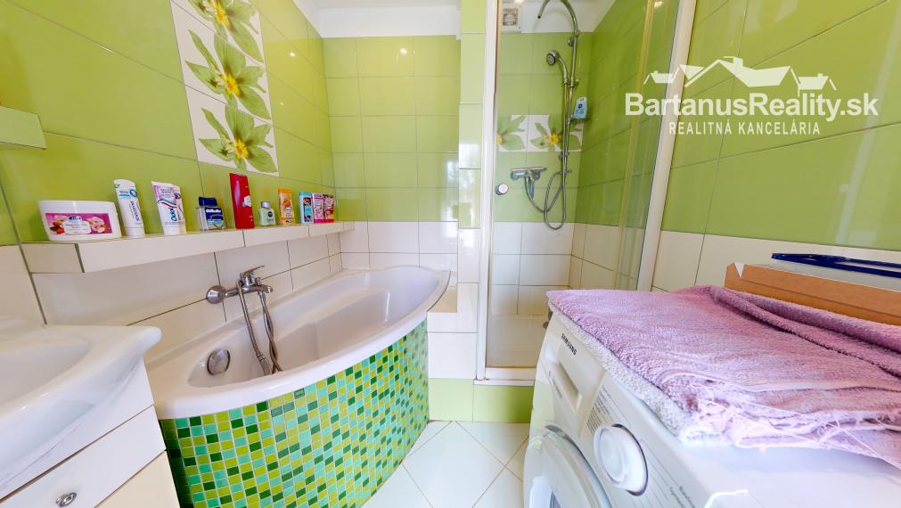 BartanusReality - !!!!! REZERVOVANÝ !!!!! kompletne zrekonštruovaný 2 izbový byt v Dubnici nad Váhom, Centrum I.