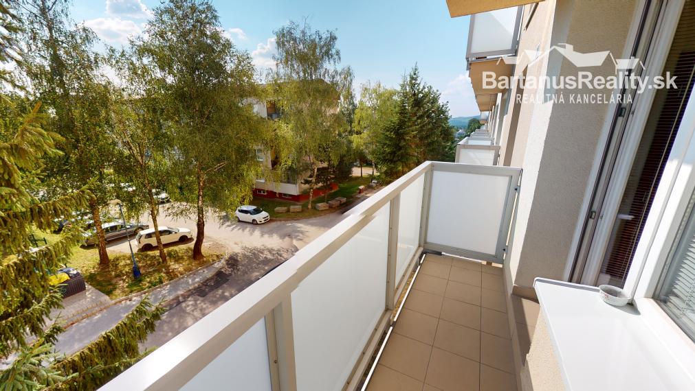 BartanusReality - !!!!! REZERVOVANÝ !!!!! kompletne zrekonštruovaný 2 izbový byt v Dubnici nad Váhom, Centrum I.