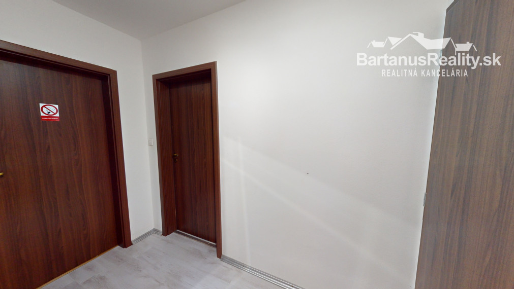 BartanusReality - !!!!! REZERVOVANÝ !!!!! kompletne zrekonštruovaný 2 izbový byt v Dubnici nad Váhom, Centrum I.