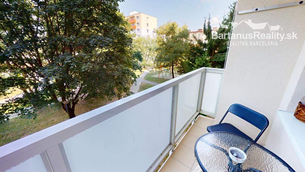 BartanusReality - !!!!! REZERVOVANÝ !!!!! kompletne zrekonštruovaný 2 izbový byt v Dubnici nad Váhom, Centrum I.