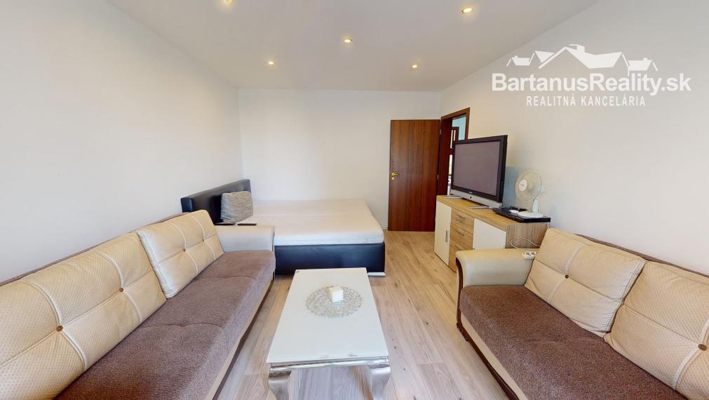 BartanusReality - !!!!! REZERVOVANÝ !!!!! kompletne zrekonštruovaný 2 izbový byt v Dubnici nad Váhom, Centrum I.