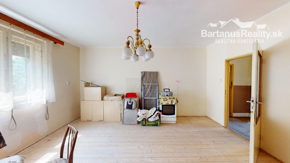 Na predaj starší rodinný dom v obci Horná Súča