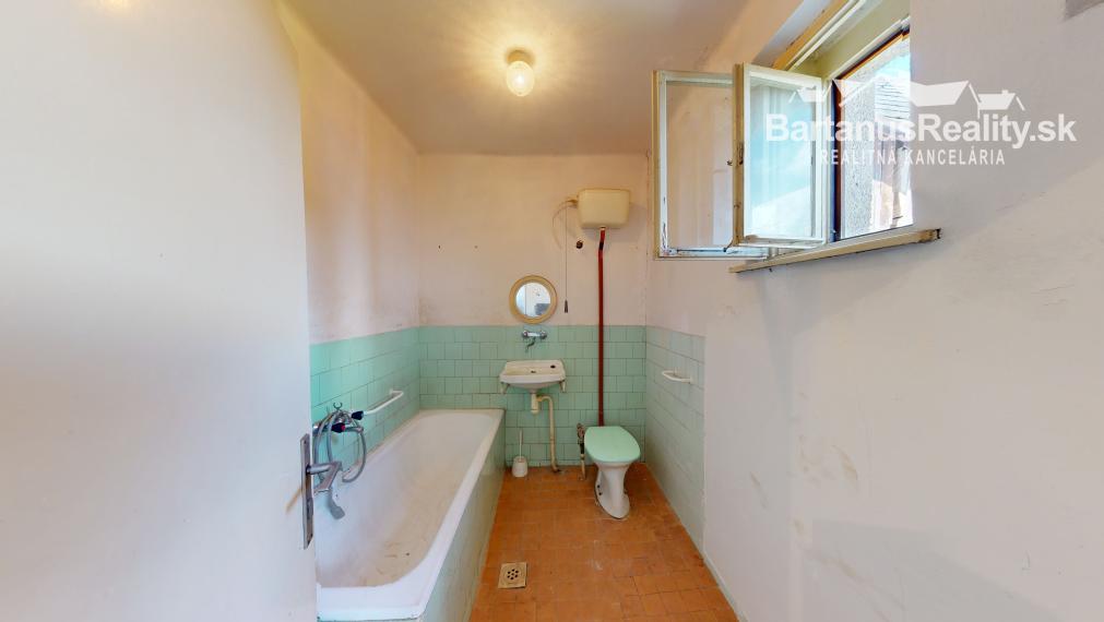 Na predaj starší rodinný dom v obci Horná Súča