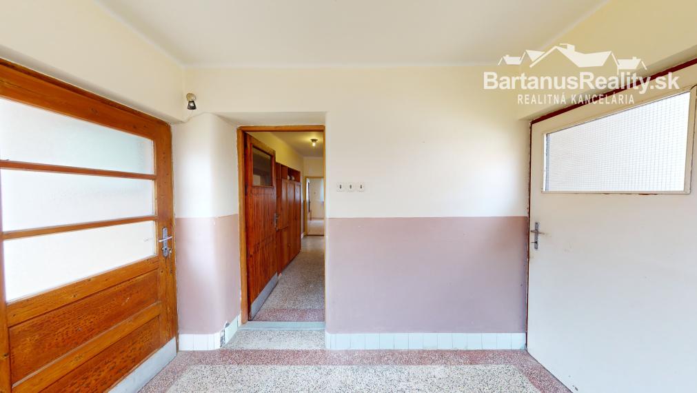 Na predaj starší rodinný dom v obci Horná Súča