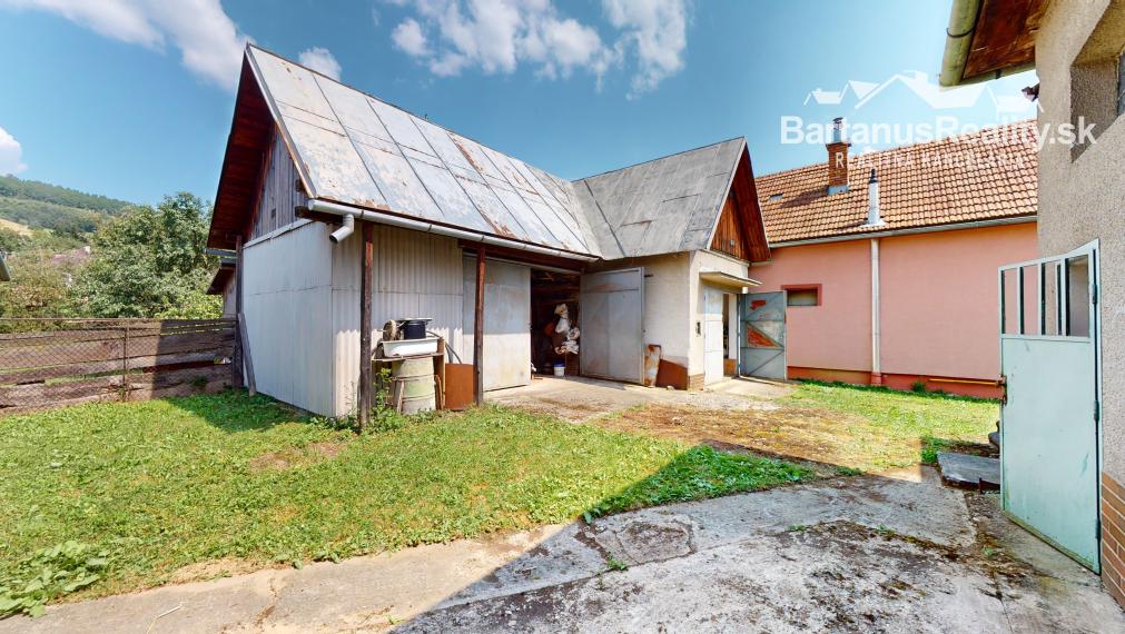 Na predaj starší rodinný dom v obci Horná Súča