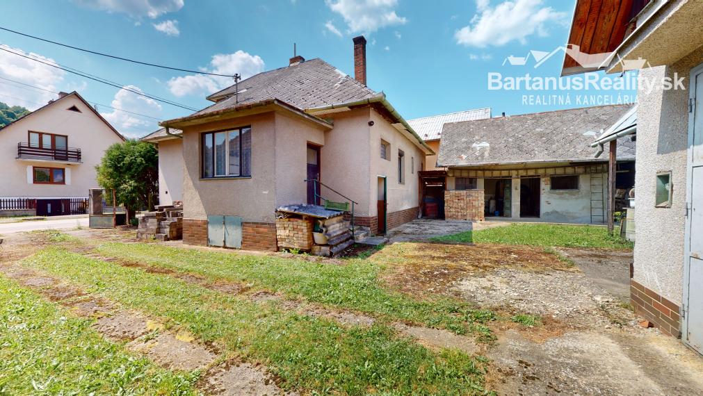 Na predaj starší rodinný dom v obci Horná Súča