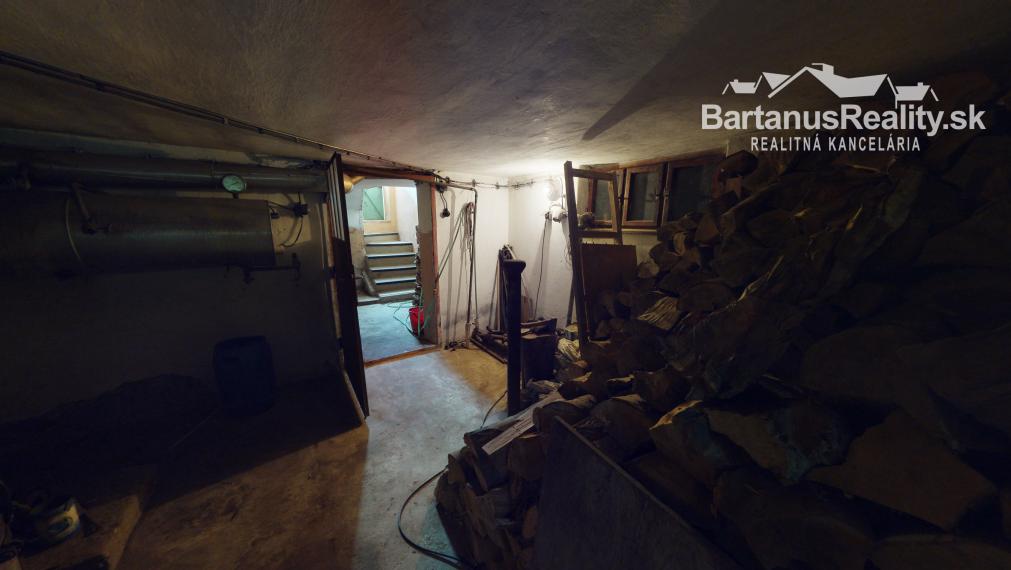 Na predaj starší rodinný dom v obci Horná Súča