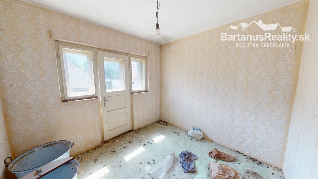 Na predaj starší rodinný dom v obci Horná Súča