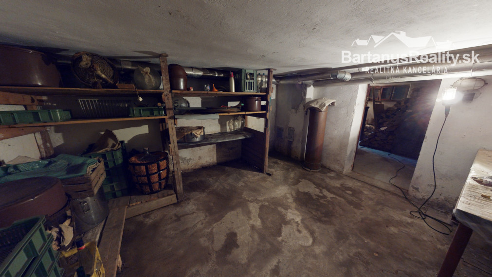 Na predaj starší rodinný dom v obci Horná Súča