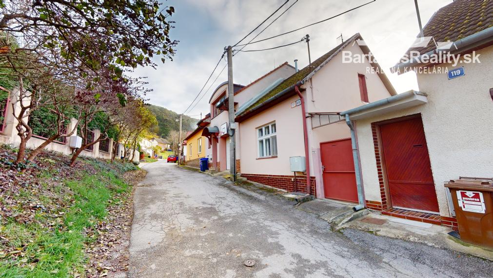 BartanusReality - Na predaj rodinný dom v Trenčíne, Partizánska ulica, pod Brezinou.