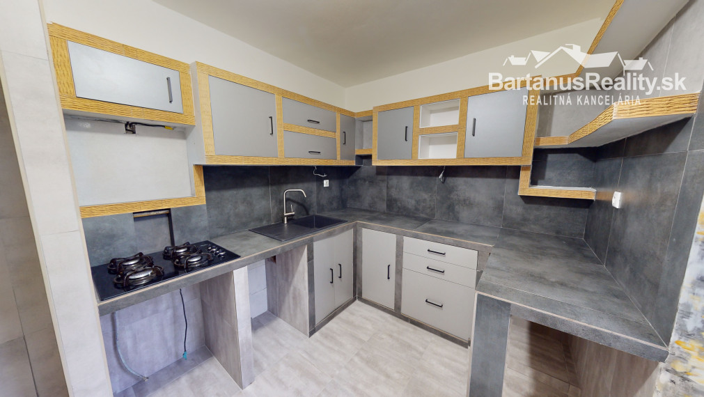 BartanusReality - !!!!! REZERVOVANÉ !!!!!  Na predaj 2-izbový byt vo vyhľadávanej lokalite mesta Trenčín, ul. 28.októbra.