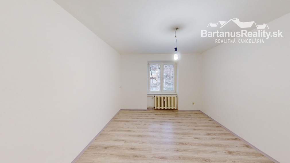 BartanusReality - !!!!! REZERVOVANÉ !!!!!  Na predaj 2-izbový byt vo vyhľadávanej lokalite mesta Trenčín, ul. 28.októbra.