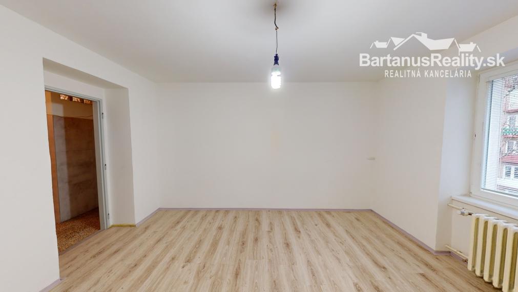 BartanusReality - !!!!! REZERVOVANÉ !!!!!  Na predaj 2-izbový byt vo vyhľadávanej lokalite mesta Trenčín, ul. 28.októbra.