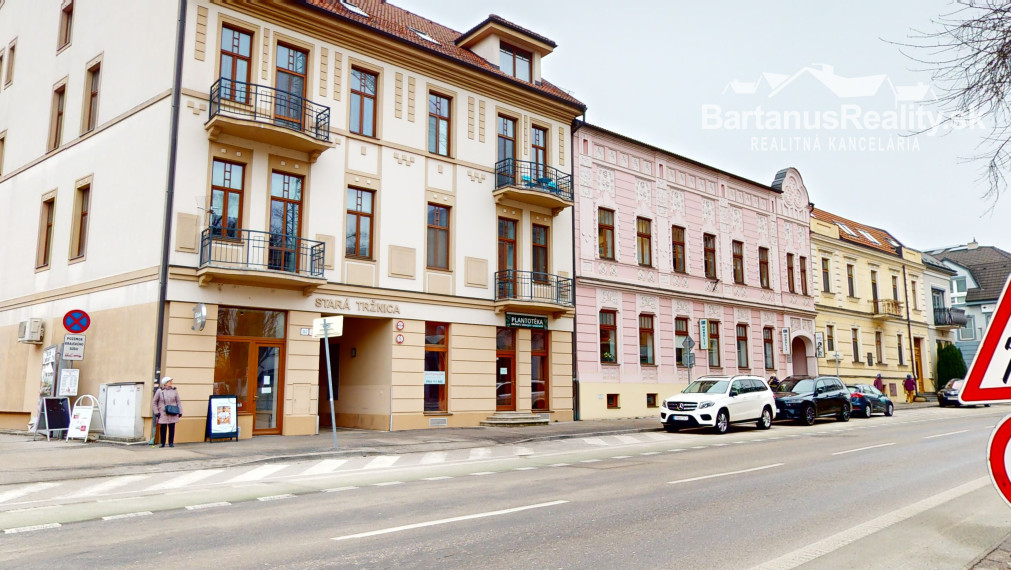 BartanusReality - Na prenájom obchodný priestor s parkovaním v centre Trenčína Námestie. sv. Anny.