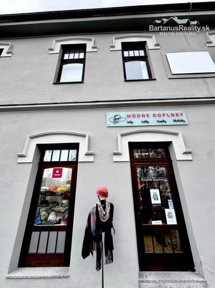 Na prenájom obchodný priestor, ktorý sa nachádza na ulici Hviezdová v Trenčíne