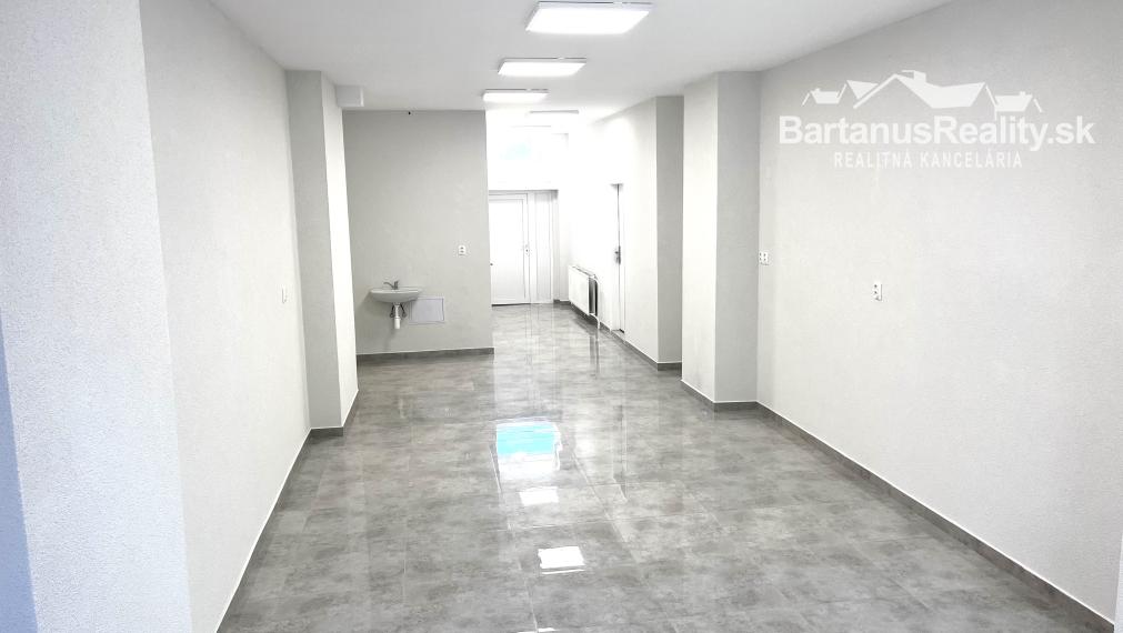 Na prenájom obchodno - kancelársky priestor v Dubnici nad Váhom.