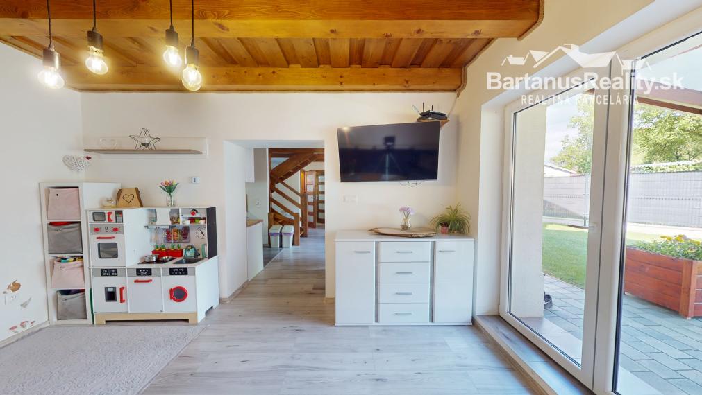 BartanusReality - !!! REZERVOVANÉ !!! rodinný dom za cenu bytu v obci Soblahov pri Trenčíne