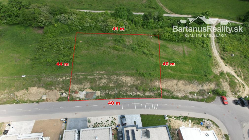BartanusReality - Na predaj dve lukratívne stavebné parcely v Novej Dubnici, časť Medové lúky.