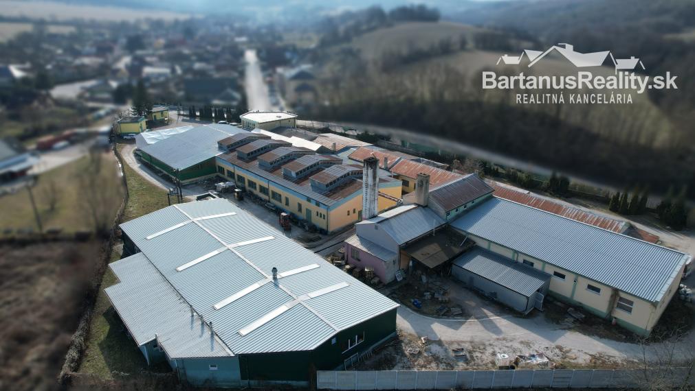 BartanusReality - Ponúkame na prenájom výrobnú halu o rozlohe 941 m2, nachádzajúcu sa v obci Selec.