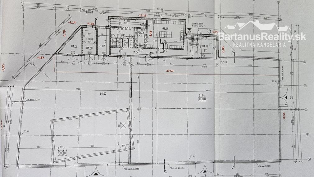 BartanusReality - Ponúkame na prenájom výrobnú halu o rozlohe 941 m2, nachádzajúcu sa v obci Selec.