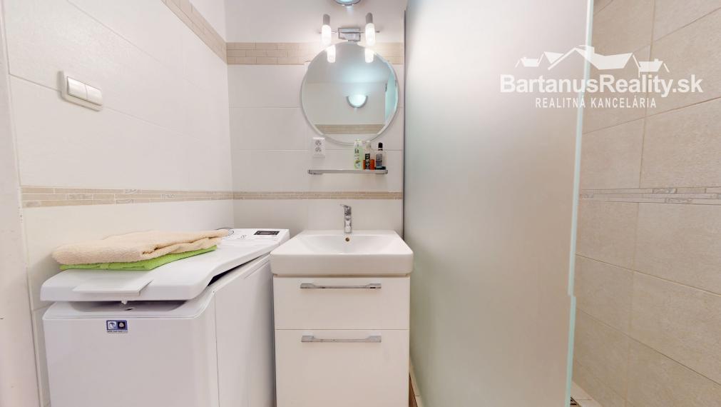 BartanusReality - Na predaj 3-izbový byt priamo v centre mesta Trenčín, ulica Horný Šianec.