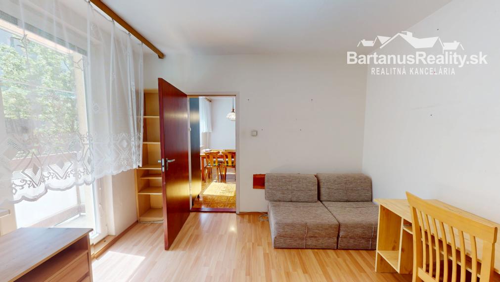 BartanusReality - Na predaj 3-izbový byt priamo v centre mesta Trenčín, ulica Horný Šianec.