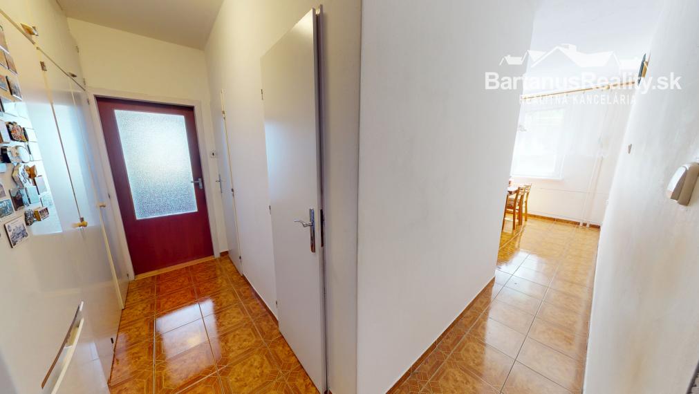 BartanusReality - Na predaj 3-izbový byt priamo v centre mesta Trenčín, ulica Horný Šianec.