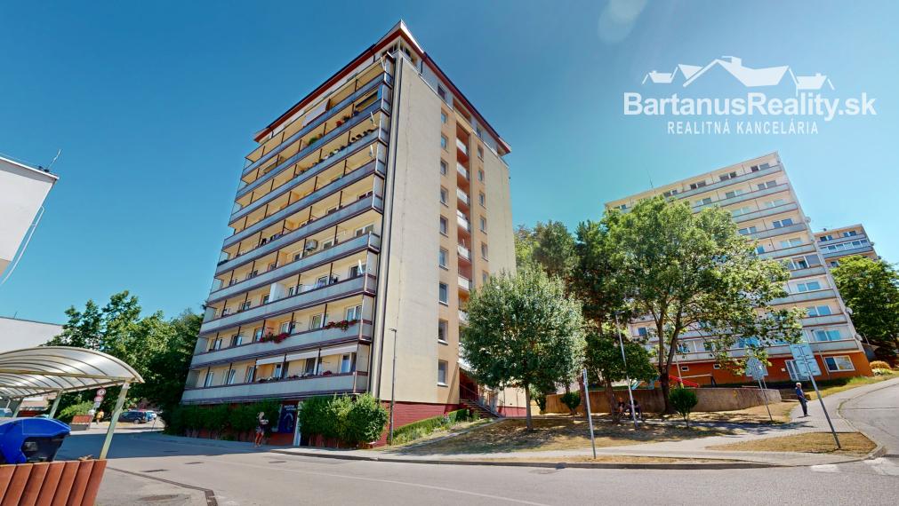 BartanusReality - Na predaj 3-izbový byt priamo v centre mesta Trenčín, ulica Horný Šianec.