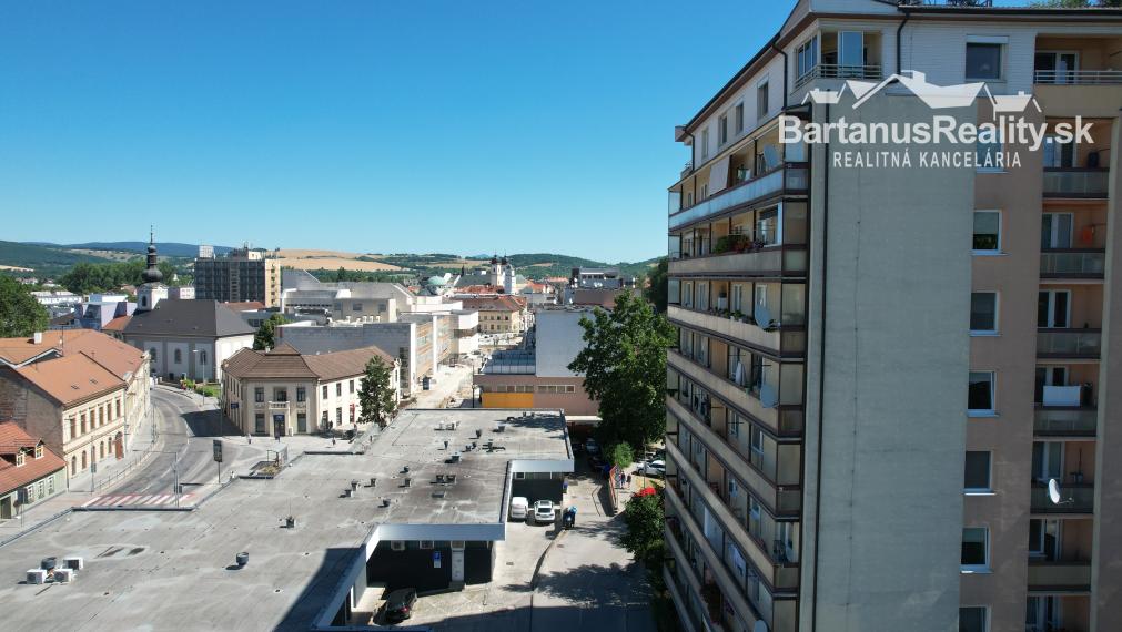 BartanusReality - Na predaj 3-izbový byt priamo v centre mesta Trenčín, ulica Horný Šianec.