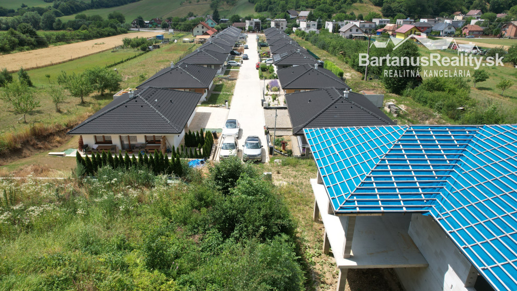 BartanusReality - Na predaj exkluzívna, rozmerná vila v obci Mikušovce pri Ilave.