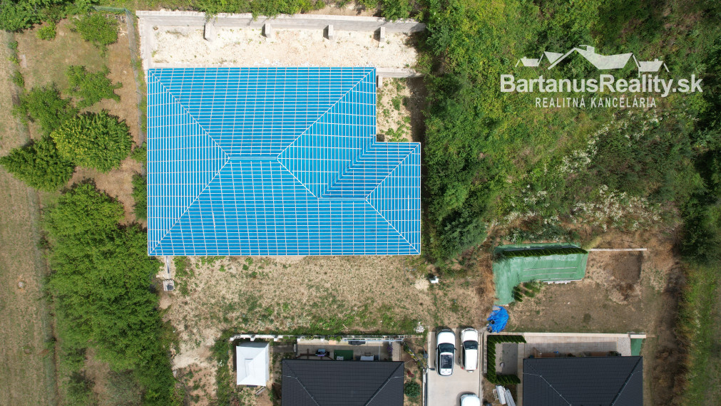 BartanusReality - Na predaj exkluzívna, rozmerná vila v obci Mikušovce pri Ilave.