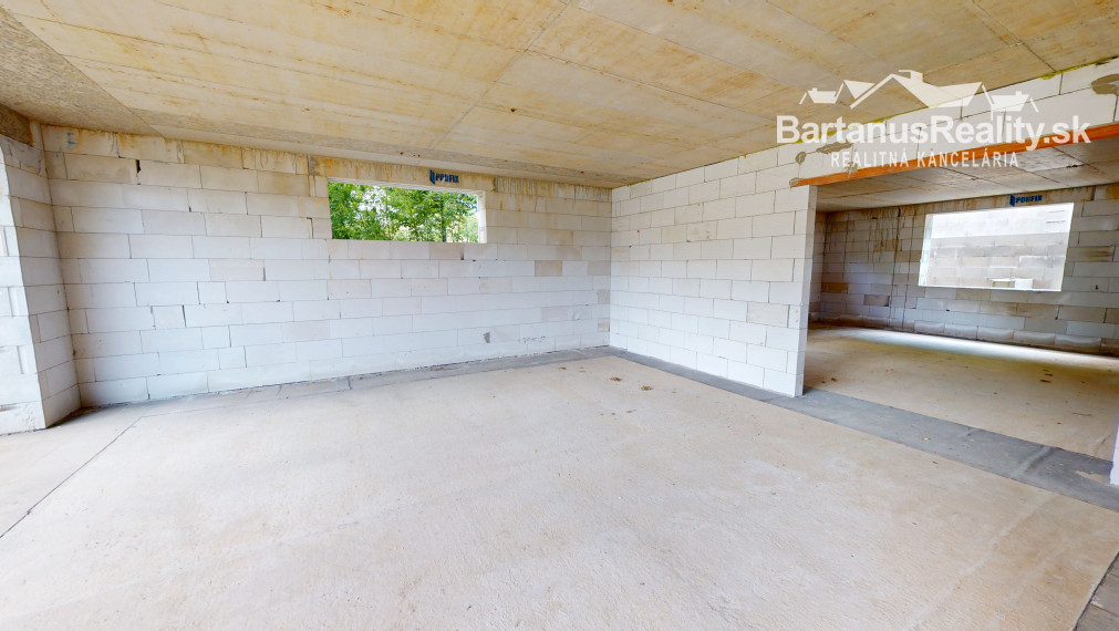 BartanusReality - Na predaj exkluzívna, rozmerná vila v obci Mikušovce pri Ilave.