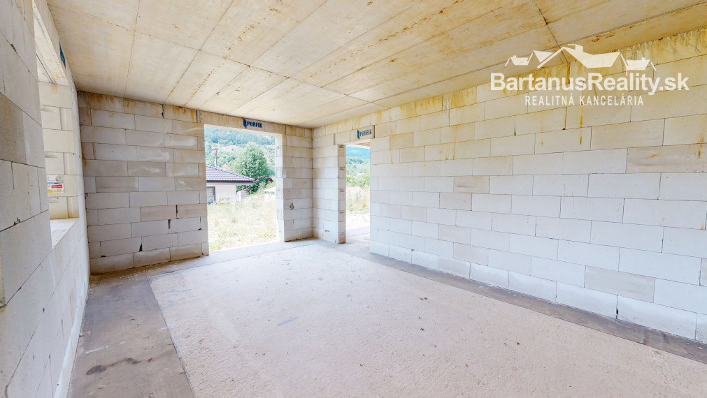 BartanusReality - Na predaj exkluzívna, rozmerná vila v obci Mikušovce pri Ilave.