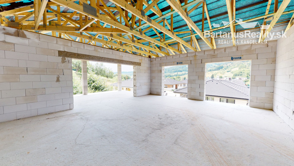 BartanusReality - Na predaj exkluzívna, rozmerná vila v obci Mikušovce pri Ilave.