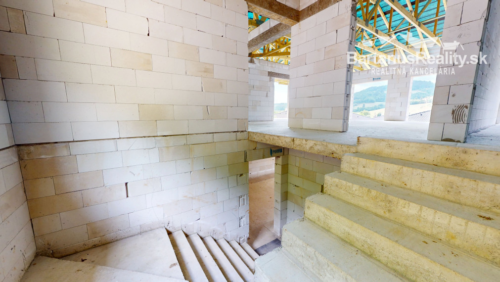 BartanusReality - Na predaj exkluzívna, rozmerná vila v obci Mikušovce pri Ilave.