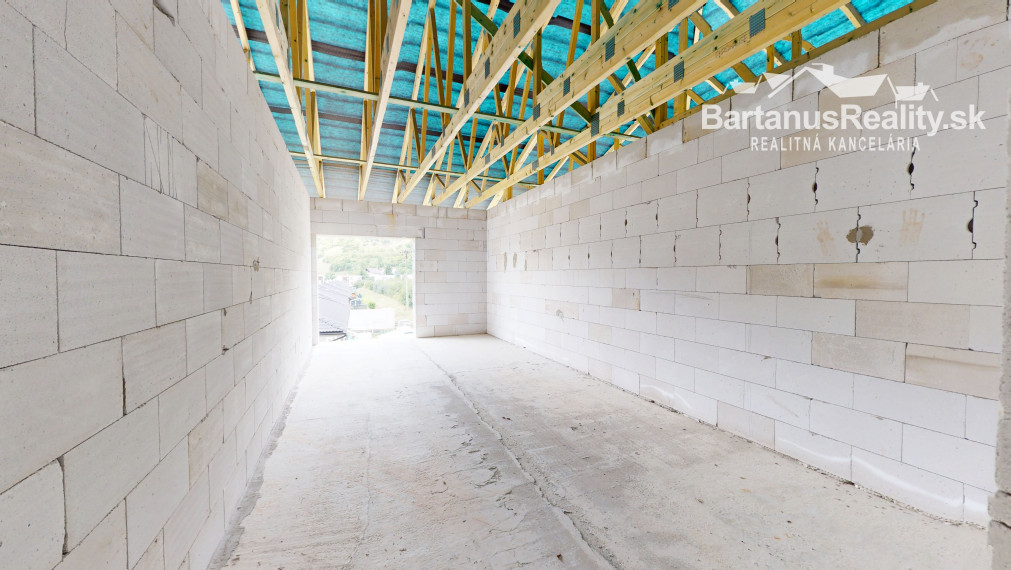 BartanusReality - Na predaj exkluzívna, rozmerná vila v obci Mikušovce pri Ilave.