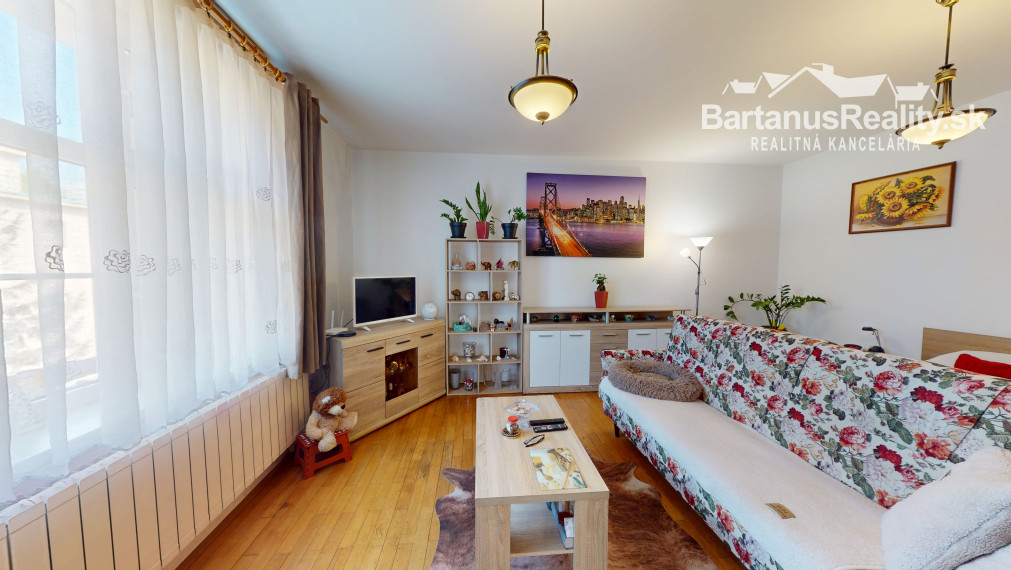 BartanusReality - Na predaj 1-izbový byt s vlastným kúrením a parkoviskom v Trenčíne na ul. M.R.Štefánika.