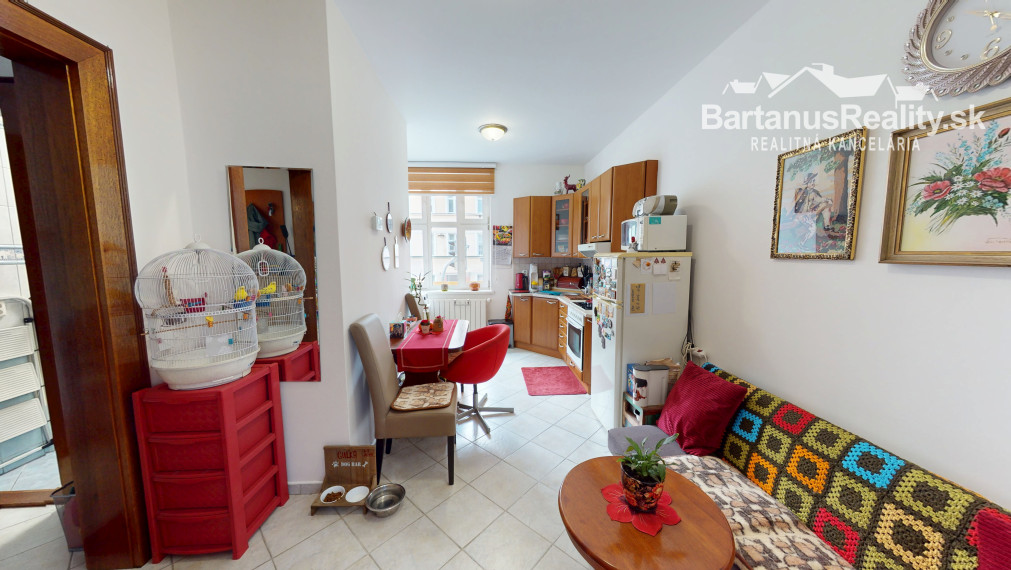 BartanusReality - Na predaj 1-izbový byt s vlastným kúrením a parkoviskom v Trenčíne na ul. M.R.Štefánika.