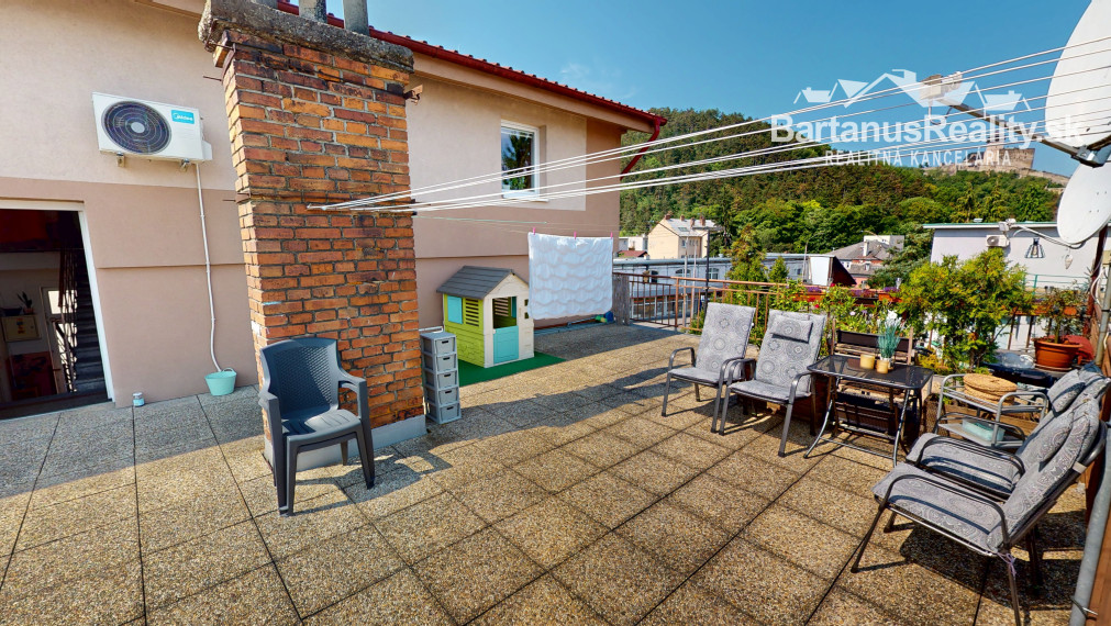 BartanusReality - Na predaj 1-izbový byt s vlastným kúrením a parkoviskom v Trenčíne na ul. M.R.Štefánika.