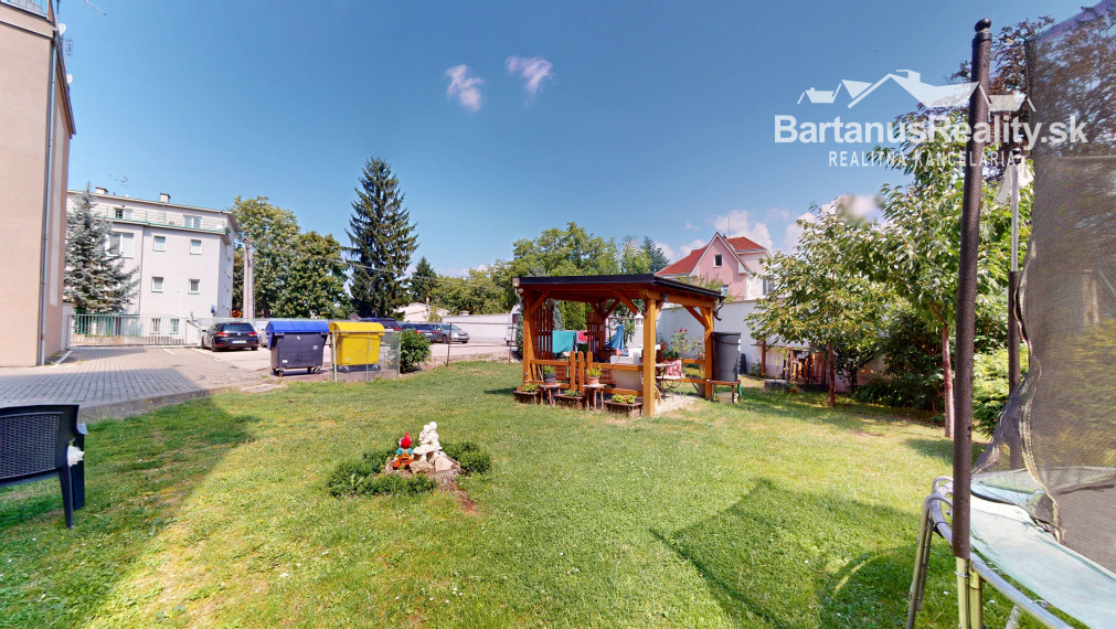 BartanusReality - Na predaj 1-izbový byt s vlastným kúrením a parkoviskom v Trenčíne na ul. M.R.Štefánika.